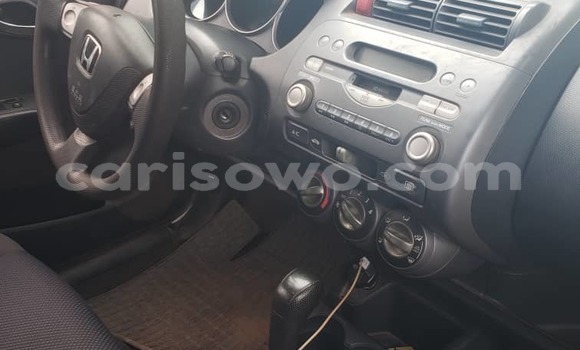 Ra Àlòkù Honda Jazz funfun Ọkọ̀ in Cotonou ni Benin Ra Àlòkù Honda Jazz funfun Ọkọ̀ in Cotonou ni Benin