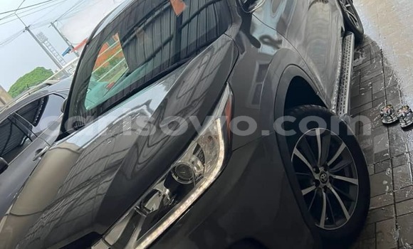 Sayi Na hannu Toyota Highlander Azurfa Mota in Cotonou a Benin
