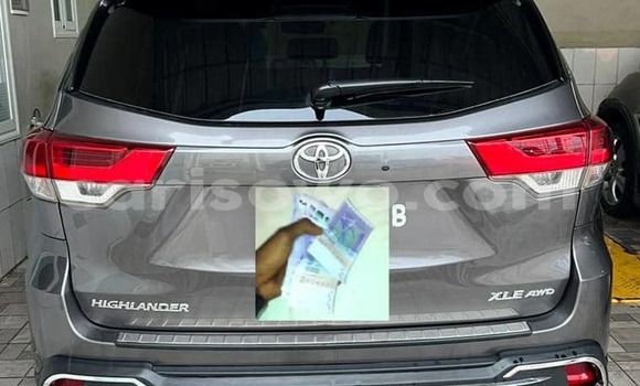 Acheter Occasion Voiture Toyota Highlander Gris à Cotonou, Benin Acheter Occasion Voiture Toyota Highlander Gris à Cotonou, Benin