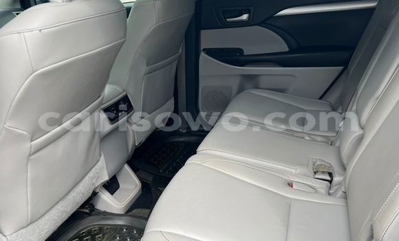 Acheter Occasion Voiture Toyota Highlander Gris à Cotonou, Benin Acheter Occasion Voiture Toyota Highlander Gris à Cotonou, Benin