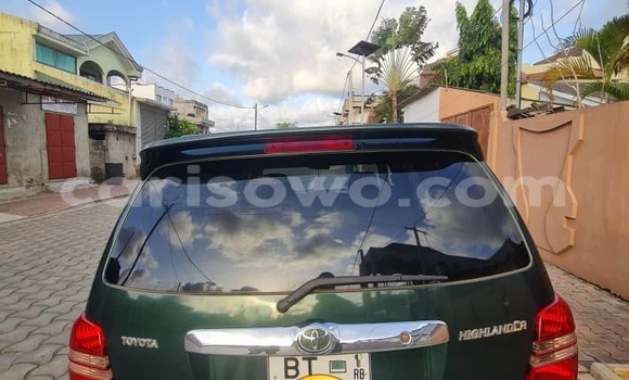 Sayi Na hannu Toyota Highlander Green Mota in Cotonou a Benin Sayi Na hannu Toyota Highlander Green Mota in Cotonou a Benin