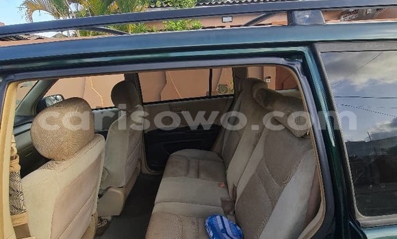 Sayi Na hannu Toyota Highlander Green Mota in Cotonou a Benin Sayi Na hannu Toyota Highlander Green Mota in Cotonou a Benin