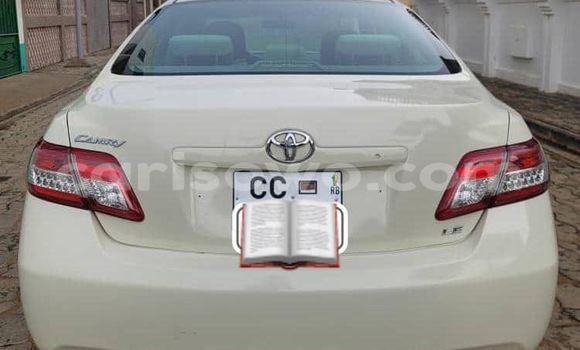 Acheter Import Voiture Toyota Camry Blanc à Cotonou, Benin Acheter Import Voiture Toyota Camry Blanc à Cotonou, Benin