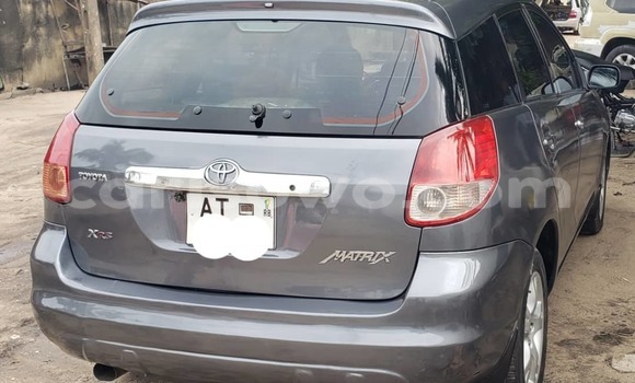 Sayi Na hannu Toyota Matrix Brown Mota in Cotonou a Benin