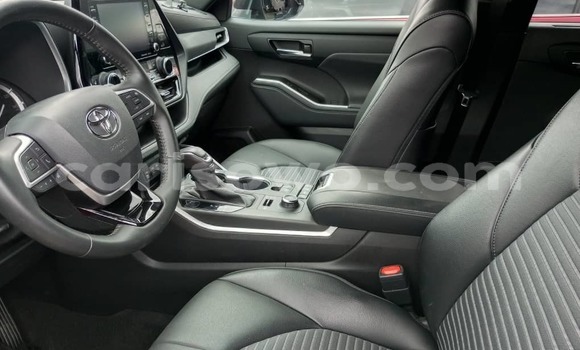 Sayi Sabo Toyota Highlander Red Mota in Cotonou a Benin Sayi Sabo Toyota Highlander Red Mota in Cotonou a Benin