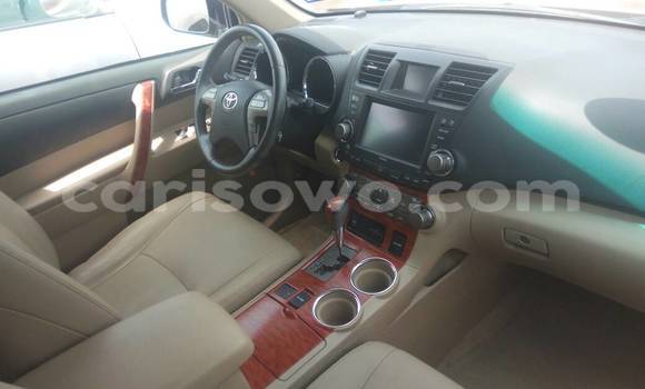 Buy Used Toyota Highlander Red Car in Cotonou in Benign Buy Used Toyota Highlander Red Car in Cotonou in Benign