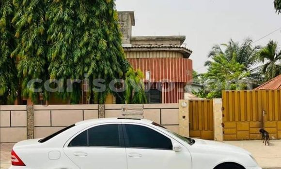 Sayi Na hannu Mercedes-Benz C–Class White Mota in Cotonou a Benin Sayi Na hannu Mercedes-Benz C–Class White Mota in Cotonou a Benin