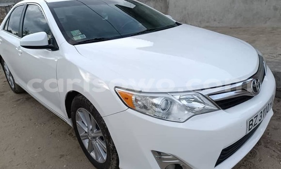 Sayi Na hannu Toyota Camry White Mota in Cotonou a Benin Sayi Na hannu Toyota Camry White Mota in Cotonou a Benin