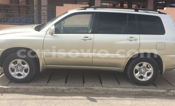 Acheter Occasion Voiture Toyota Highlander Beige à Cotonou, Benin Acheter Occasion Voiture Toyota Highlander Beige à Cotonou, Benin
