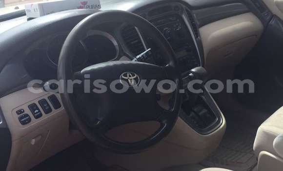 Acheter Occasion Voiture Toyota Highlander Beige à Cotonou, Benin Acheter Occasion Voiture Toyota Highlander Beige à Cotonou, Benin