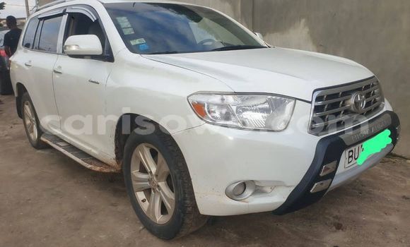Buy Used Toyota Highlander White Car in Cotonou in Benign Buy Used Toyota Highlander White Car in Cotonou in Benign