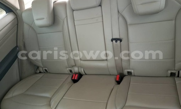 Acheter Occasion Voiture Mercedes-Benz ML–Class Blanc à Cotonou, Benin Acheter Occasion Voiture Mercedes-Benz ML–Class Blanc à Cotonou, Benin