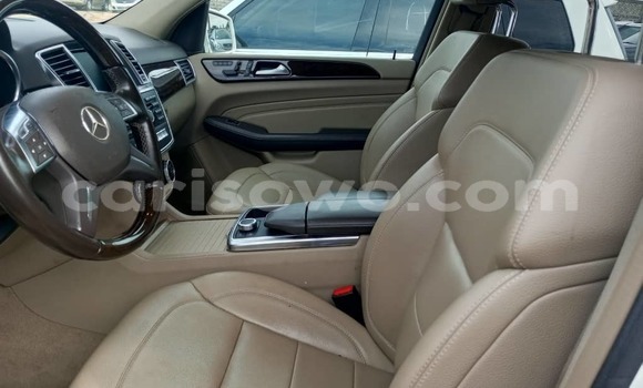 Acheter Occasion Voiture Mercedes-Benz ML–Class Blanc à Cotonou, Benin Acheter Occasion Voiture Mercedes-Benz ML–Class Blanc à Cotonou, Benin