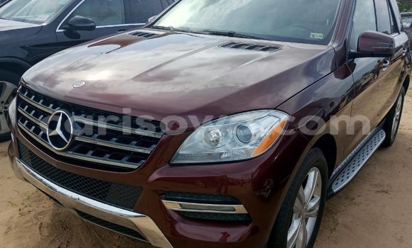 Sayi Na hannu Mercedes-Benz ML–Class Red Mota in Cotonou a Benin Sayi Na hannu Mercedes-Benz ML–Class Red Mota in Cotonou a Benin