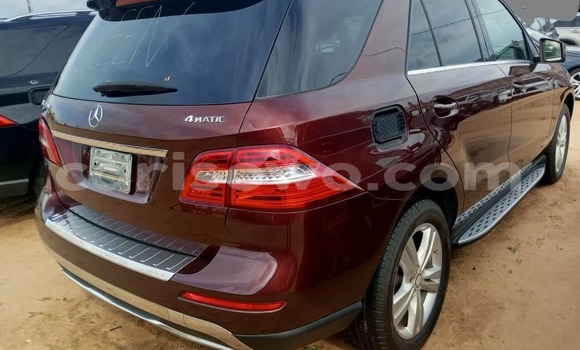 Sayi Na hannu Mercedes-Benz ML–Class Red Mota in Cotonou a Benin Sayi Na hannu Mercedes-Benz ML–Class Red Mota in Cotonou a Benin