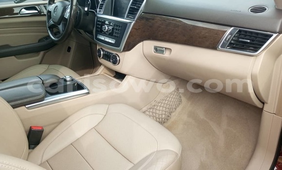 Sayi Na hannu Mercedes-Benz ML–Class Red Mota in Cotonou a Benin Sayi Na hannu Mercedes-Benz ML–Class Red Mota in Cotonou a Benin