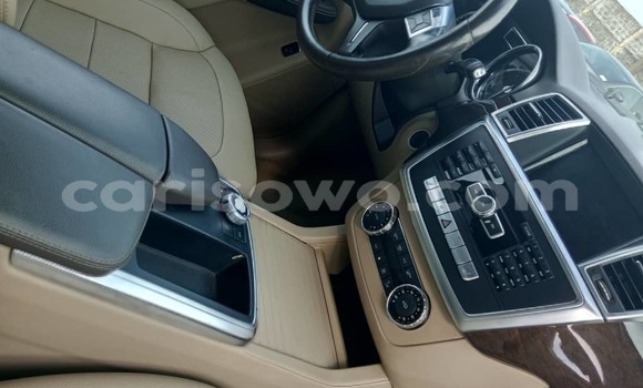 Sayi Na hannu Mercedes-Benz ML–Class Red Mota in Cotonou a Benin Sayi Na hannu Mercedes-Benz ML–Class Red Mota in Cotonou a Benin