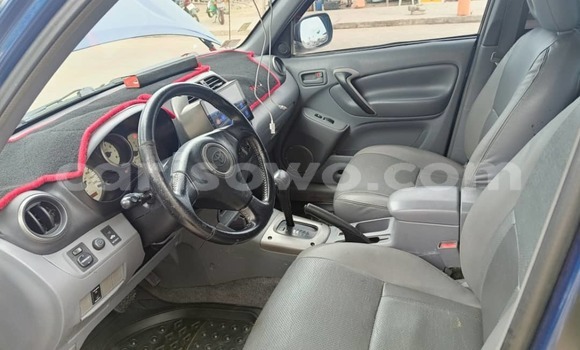 Acheter Import Voiture Toyota RAV4 Bleu à Cotonou, Benin Acheter Import Voiture Toyota RAV4 Bleu à Cotonou, Benin