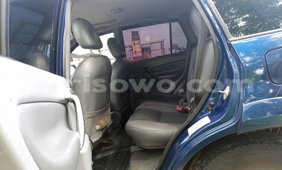 Acheter Import Voiture Toyota RAV4 Bleu à Cotonou, Benin Acheter Import Voiture Toyota RAV4 Bleu à Cotonou, Benin