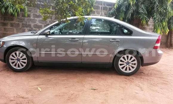Sayi Na hannu Volvo S40 Azurfa Mota in Cotonou a Benin