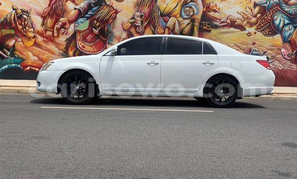 Buy Used Toyota Avalon White Car in Cotonou in Benign