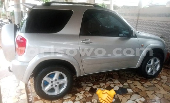 Acheter Occasion Voiture Toyota RAV4 Gris à Cotonou, Benin Acheter Occasion Voiture Toyota RAV4 Gris à Cotonou, Benin