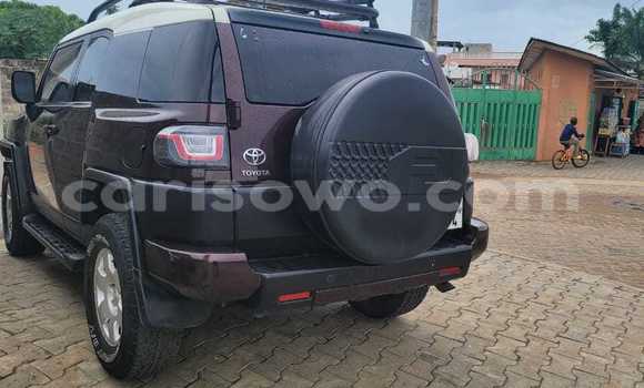 Acheter Occasion Voiture Toyota FJ Cruiser Marron à Cotonou, Benin Acheter Occasion Voiture Toyota FJ Cruiser Marron à Cotonou, Benin