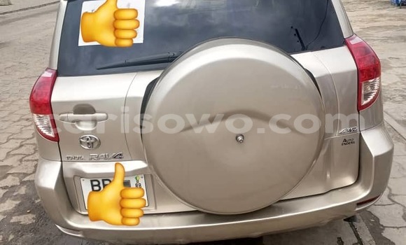 Acheter Occasion Voiture Toyota RAV4 Marron à Cotonou, Benin Acheter Occasion Voiture Toyota RAV4 Marron à Cotonou, Benin