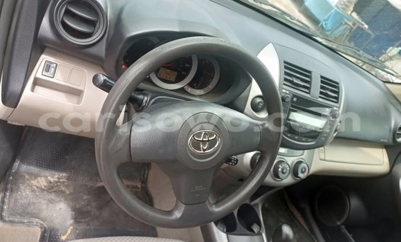 Acheter Occasion Voiture Toyota RAV4 Marron à Cotonou, Benin Acheter Occasion Voiture Toyota RAV4 Marron à Cotonou, Benin
