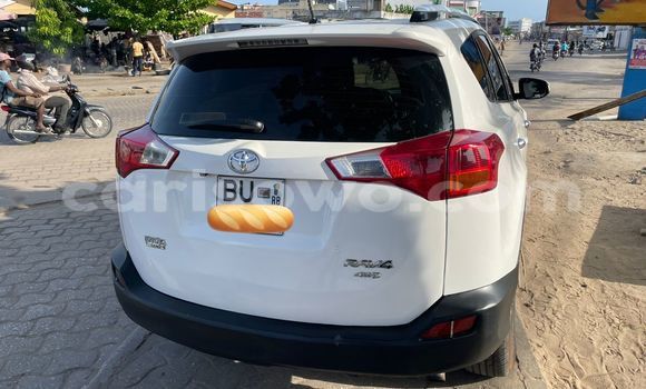 Acheter Occasion Voiture Toyota RAV4 Blanc à Cotonou, Benin Acheter Occasion Voiture Toyota RAV4 Blanc à Cotonou, Benin
