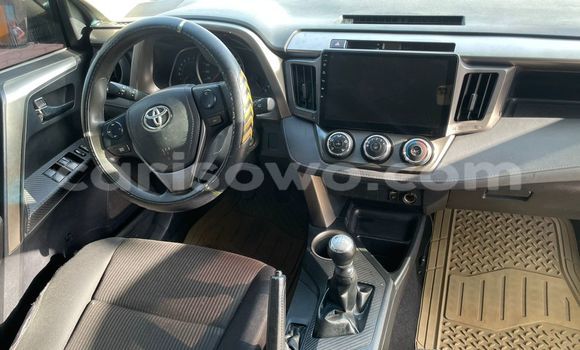 Acheter Occasion Voiture Toyota RAV4 Blanc à Cotonou, Benin Acheter Occasion Voiture Toyota RAV4 Blanc à Cotonou, Benin