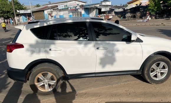 Acheter Occasion Voiture Toyota RAV4 Blanc à Cotonou, Benin Acheter Occasion Voiture Toyota RAV4 Blanc à Cotonou, Benin
