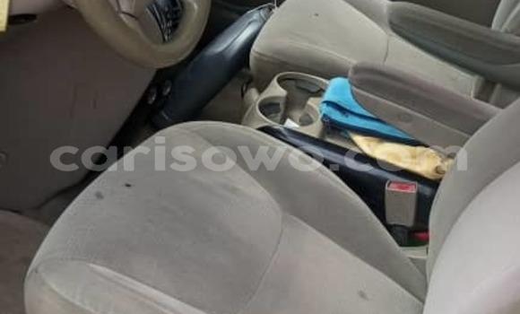 Ra Àlòkù Toyota Sienna funfun Ọkọ̀ in Cotonou ni Benin Ra Àlòkù Toyota Sienna funfun Ọkọ̀ in Cotonou ni Benin