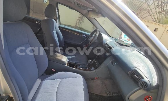 Acheter Occasion Voiture Mercedes-Benz 230 Gris à Cotonou, Benin Acheter Occasion Voiture Mercedes-Benz 230 Gris à Cotonou, Benin