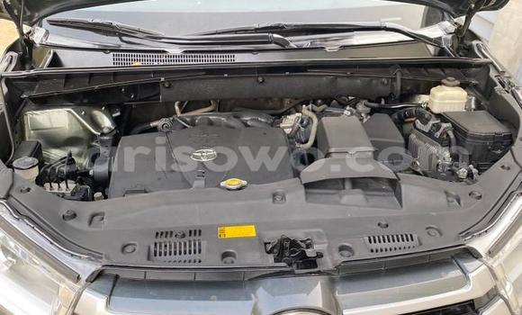 Ra Àlòkù Toyota Highlander Alawọ ewe Ọkọ̀ in Cotonou ni Benin Ra Àlòkù Toyota Highlander Alawọ ewe Ọkọ̀ in Cotonou ni Benin