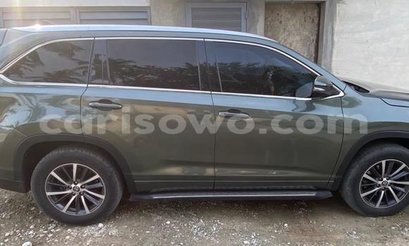 Ra Àlòkù Toyota Highlander Alawọ ewe Ọkọ̀ in Cotonou ni Benin Ra Àlòkù Toyota Highlander Alawọ ewe Ọkọ̀ in Cotonou ni Benin