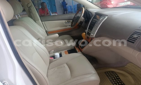 Acheter Occasion Voiture Lexus RX 330 Blanc à Cotonou, Benin Acheter Occasion Voiture Lexus RX 330 Blanc à Cotonou, Benin
