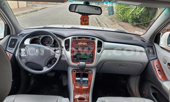 Sayi Imported Toyota Highlander White Mota in Cotonou a Benin