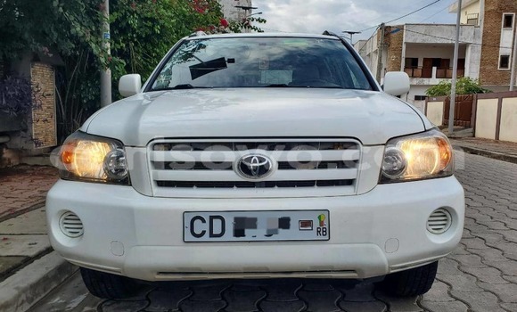 Acheter Import Voiture Toyota Highlander Blanc à Cotonou, Benin Acheter Import Voiture Toyota Highlander Blanc à Cotonou, Benin