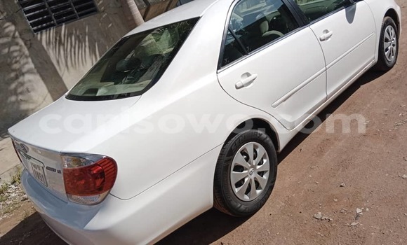 Acheter Import Voiture Toyota Camry Blanc à Cotonou, Benin