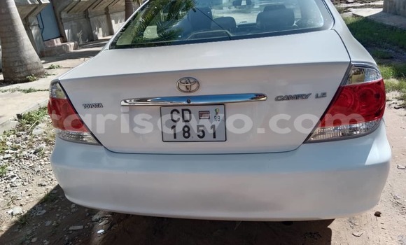 Acheter Import Voiture Toyota Camry Blanc à Cotonou, Benin Acheter Import Voiture Toyota Camry Blanc à Cotonou, Benin