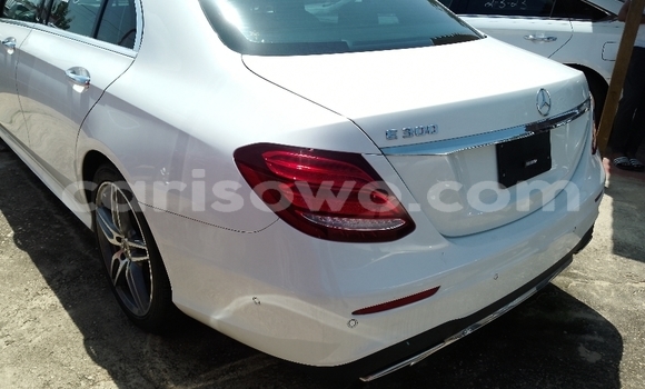 Acheter Occasion Voiture Mercedes-Benz E-Classe Blanc à Cotonou, Benin Acheter Occasion Voiture Mercedes-Benz E-Classe Blanc à Cotonou, Benin