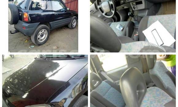 Acheter Occasion Voiture Toyota RAV4 Noir à Cotonou, Benin Acheter Occasion Voiture Toyota RAV4 Noir à Cotonou, Benin