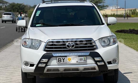 Ra Àlòkù Toyota Highlander Silver Ọkọ̀ in Cotonou ni Benin Ra Àlòkù Toyota Highlander Silver Ọkọ̀ in Cotonou ni Benin