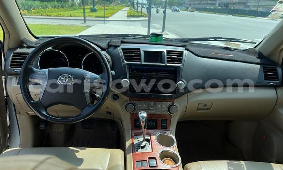 Ra Àlòkù Toyota Highlander Silver Ọkọ̀ in Cotonou ni Benin Ra Àlòkù Toyota Highlander Silver Ọkọ̀ in Cotonou ni Benin