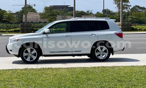 Ra Àlòkù Toyota Highlander Silver Ọkọ̀ in Cotonou ni Benin Ra Àlòkù Toyota Highlander Silver Ọkọ̀ in Cotonou ni Benin