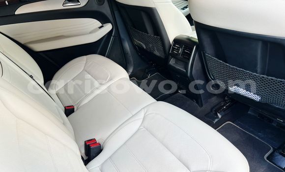 Sayi Na hannu Mercedes-Benz GLE Azurfa Mota in Cotonou a Benin Sayi Na hannu Mercedes-Benz GLE Azurfa Mota in Cotonou a Benin