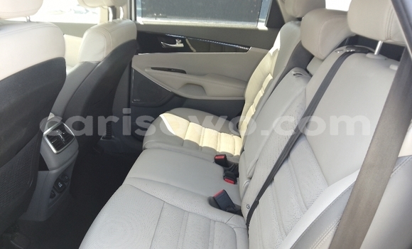 Acheter Occasion Voiture Kia Sorento Blanc à Cotonou, Benin Acheter Occasion Voiture Kia Sorento Blanc à Cotonou, Benin