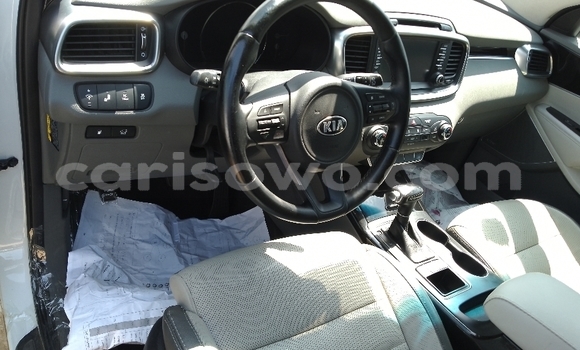Acheter Occasion Voiture Kia Sorento Blanc à Cotonou, Benin Acheter Occasion Voiture Kia Sorento Blanc à Cotonou, Benin