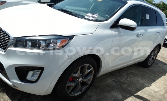 Acheter Occasion Voiture Kia Sorento Blanc à Cotonou, Benin Acheter Occasion Voiture Kia Sorento Blanc à Cotonou, Benin